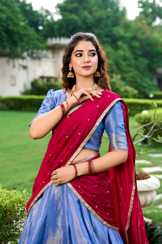 Königsblauer Lehenga Choli in Kanchipuram und Zari-Webarbeit