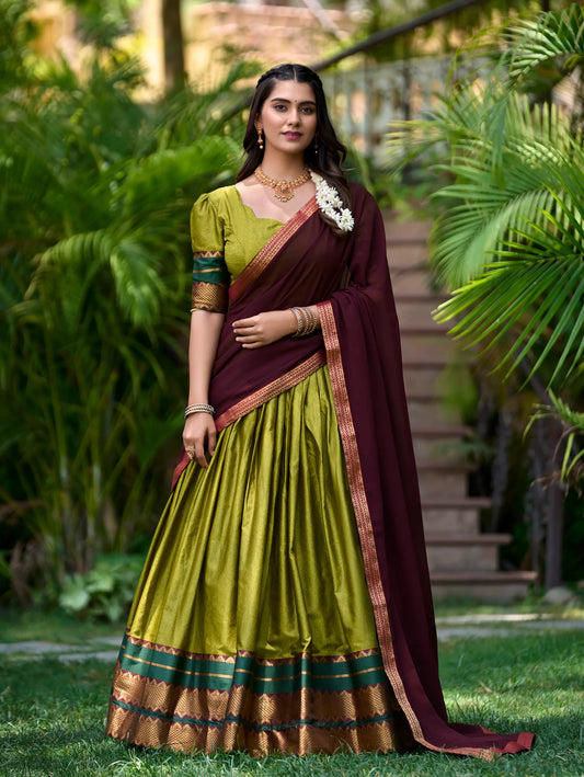 Olivgrüner Polycotton-Lehenga-Choli mit Zari-Webarbeit