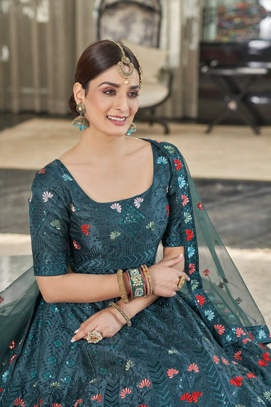 Lehenga Choli en Soie Verte Bleu-vert avec Broderie en Fil et Sequins