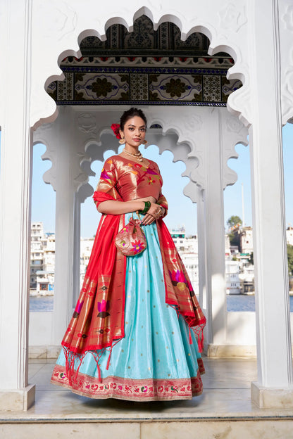 Lehenga Choli Paithani bleu mer en soie jacquard avec tissage Zari