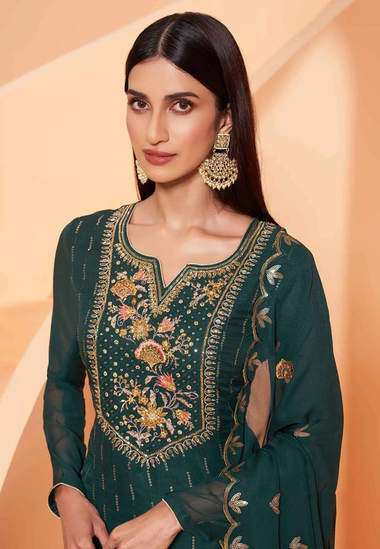 Dunkelgrünes und limettengrünes Georgette-Sharara-Set mit schwerer Stickerei, begleitet von einem passenden Dupatta