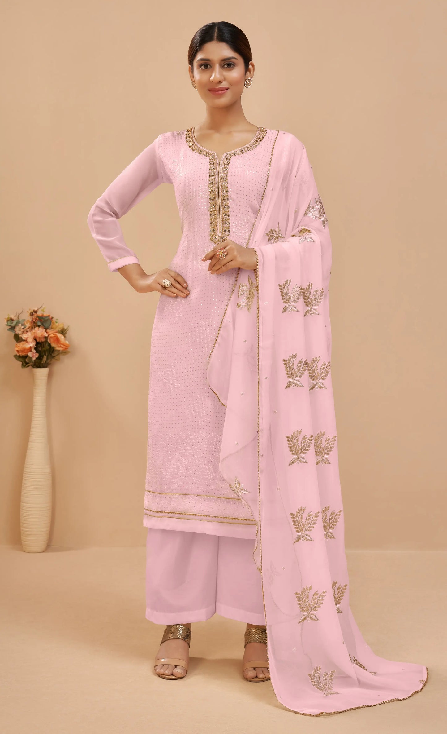 Ensemble Salwar Rose Tendre Poudré en Georgette avec Broderies de Sequins
