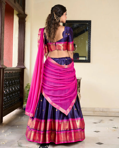 Marineblauer Lehenga Choli aus Baumwolle und Seide mit Paithani-Webarbeit