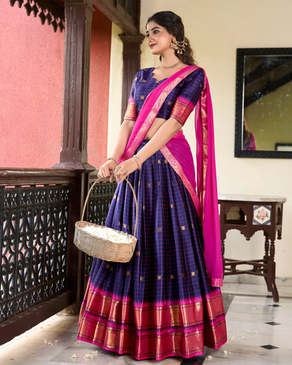 Marineblauer Lehenga Choli aus Baumwolle und Seide mit Paithani-Webarbeit