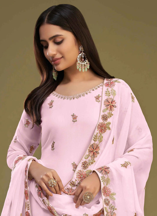 Ensemble Sharara en georgette rose clair avec broderie multicolore au fil et dupatta assortie