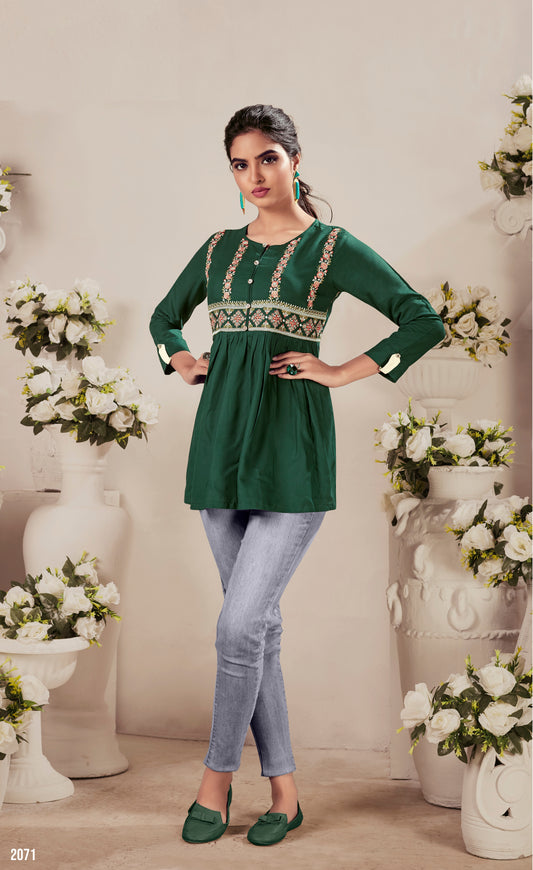 Grünes, schweres, kurzes Kurta-Top im Designer-Stil aus Viskose