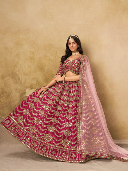 Lehenga rose foncé brillant de fête en soie artificielle travaillé COLLECTION AMALYA