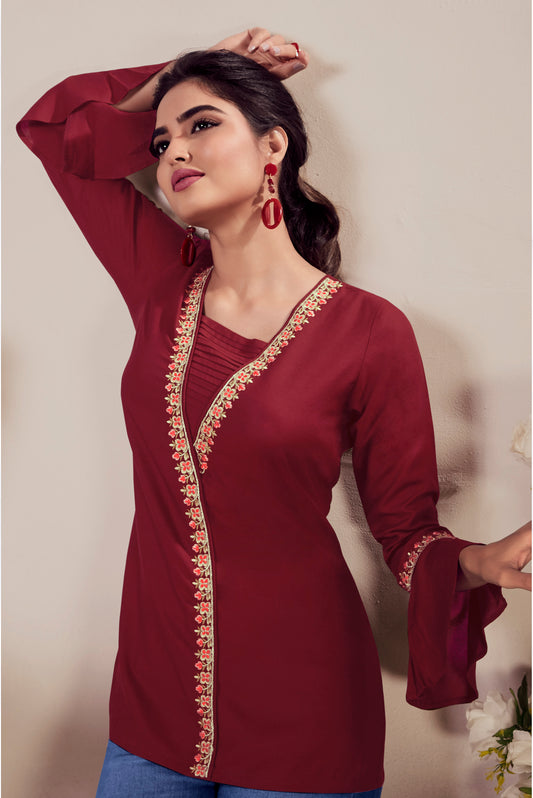 Rotes, schweres, kurzes Kurta-Top im Designer-Stil aus Viskose