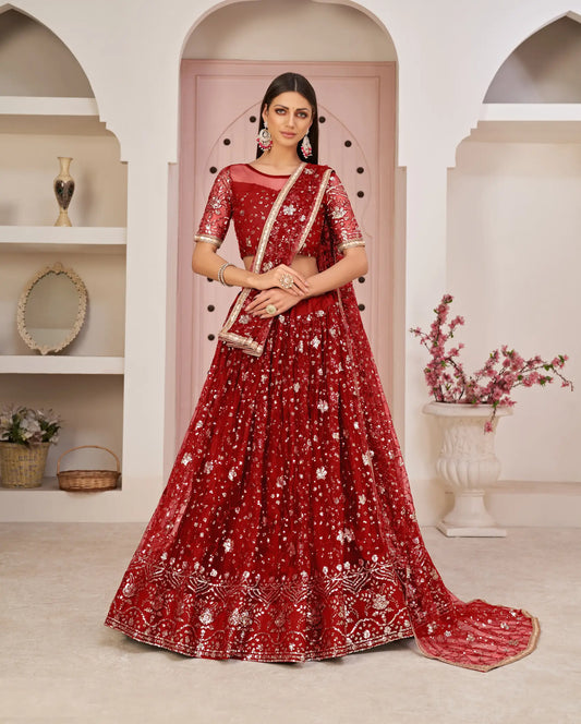 Rotes Netz-Lehenga-Choli mit weißer Baumwollfadenstickerei, Zari und Pailletten