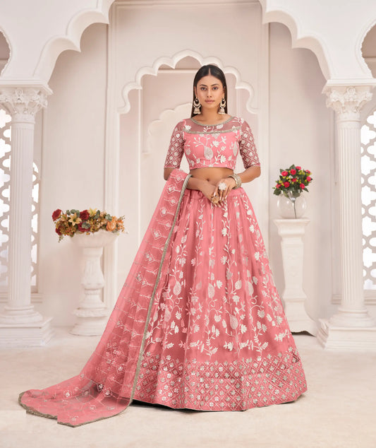 Lehenga Choli en filet rose poudré avec broderie en fil de coton blanc, travail de zari et sequins