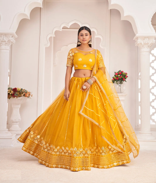 Lehenga Choli en filet jaune miel avec broderie au fil et travail au miroir en papier