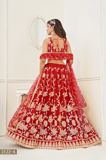 Lehenga Choli en filet rouge avec broderie en fil de coton blanc, travail en zari et sequins