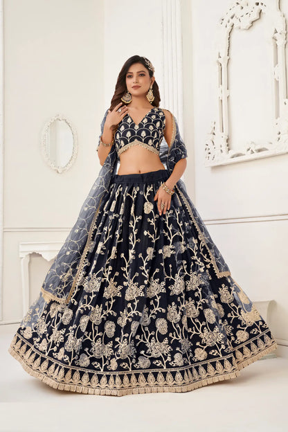 Lehenga Choli en filet noir avec broderie en fil de coton blanc, travail en zari et broderie de sequins