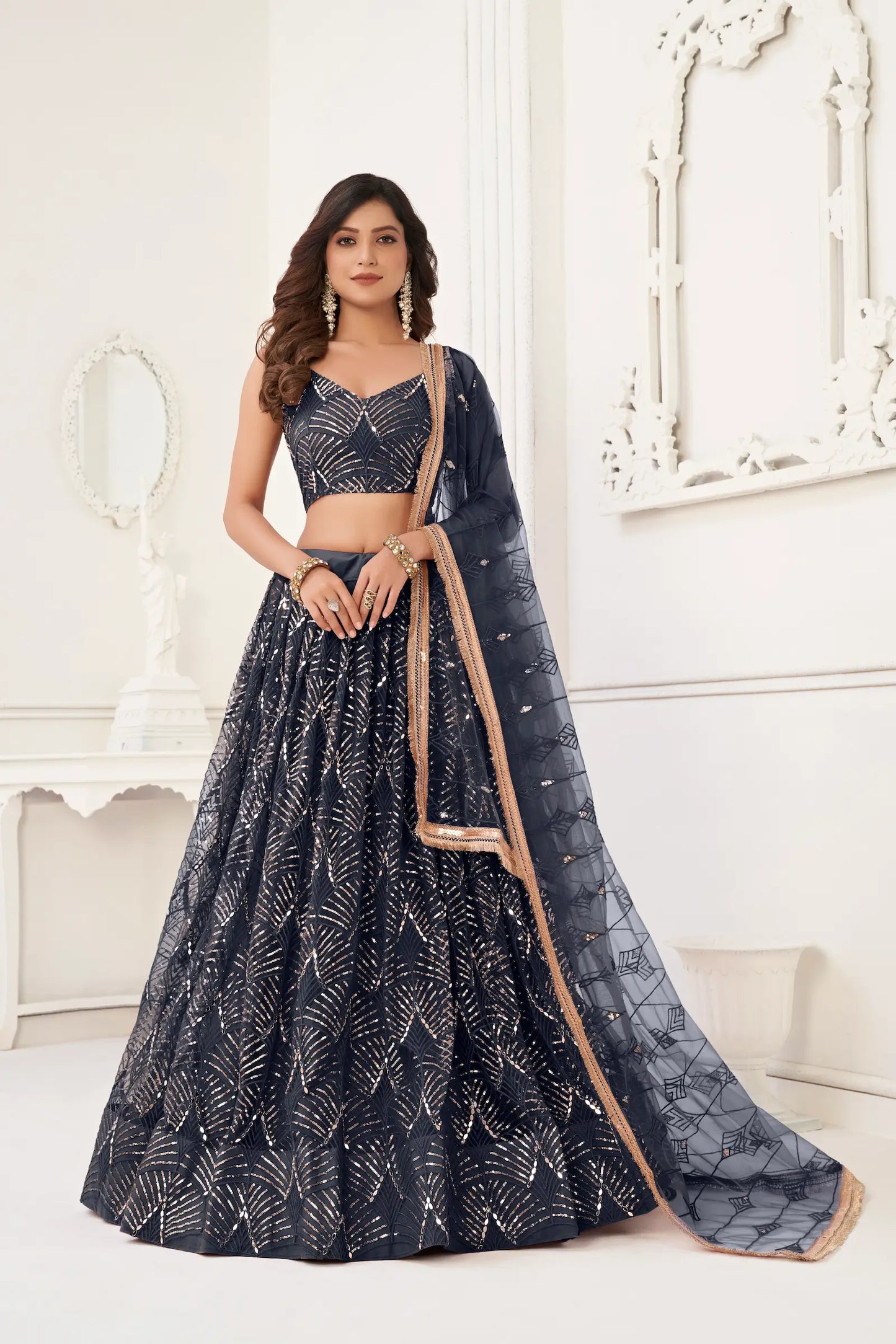 Ensemble Lehenga Choli Noir | Robe Indienne en Tulle | Broderies et Miroirs