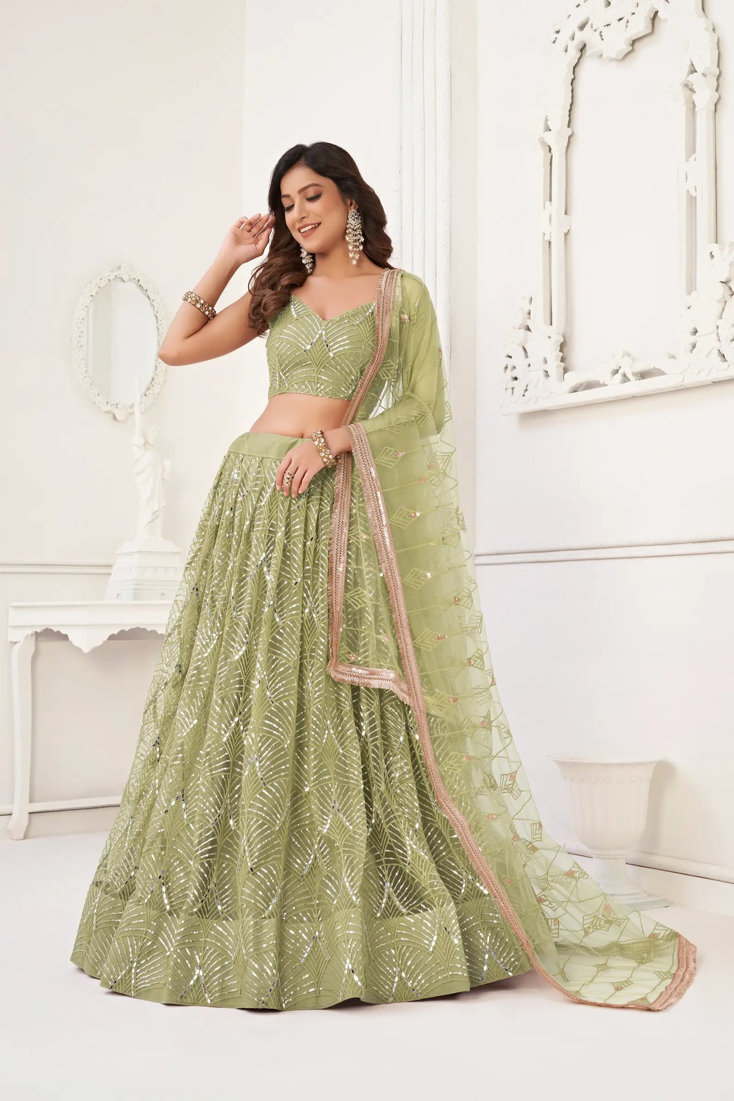 Lehenga Choli Vert Pistache en Tulle | Broderies de Fils, Miroirs et Sequins