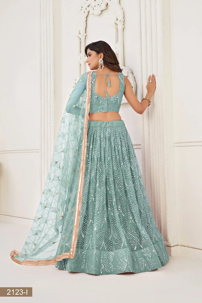 Lehenga Choli en filet bleu océan avec broderie au fil, travail de miroirs et broderie de sequins