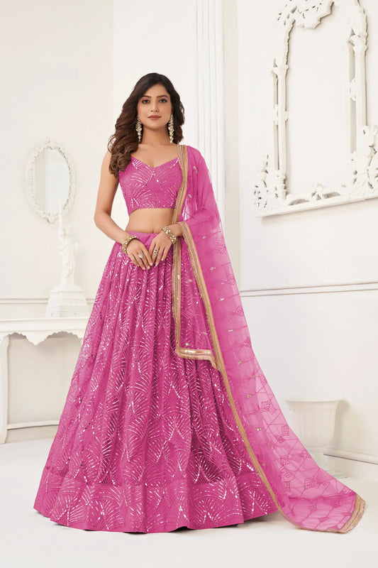 Lehenga Choli en filet rose avec broderie au fil, travail de miroirs et broderie de sequins