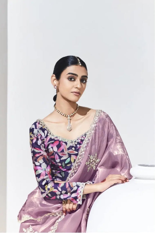 Sari rose poudré en organza de verre avec imprimé numérique, broderie au fil et aux sequins