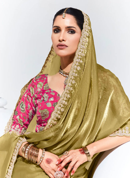 Sari vert olive en organza de verre avec imprimé numérique, broderie au fil et aux sequins