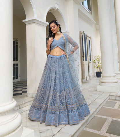 Tenue Indienne Bleu Gris | Lehenga Choli de Cérémonie | Robe de Mariage en Tulle avec Broderies Délicates