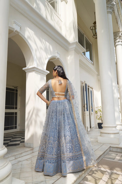 Tenue Indienne Bleu Gris | Lehenga Choli de Cérémonie | Robe de Mariage en Tulle avec Broderies Délicates
