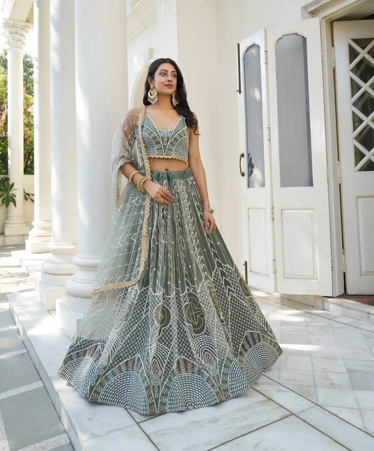 Tenue Indienne Vert | Lehenga Choli de Cérémonie | Robe de Mariage en Tulle avec Broderies Délicates