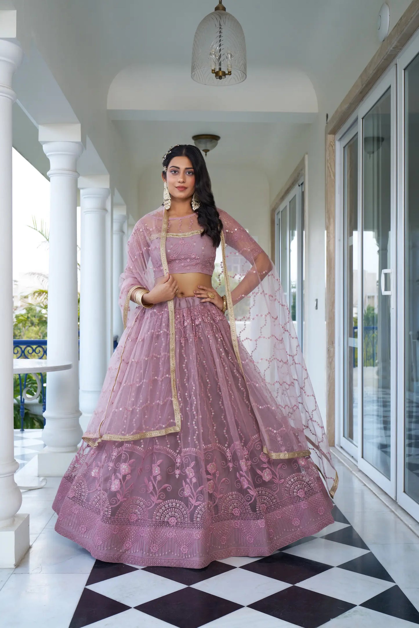 Lehenga Choli Ensemble Net Rose Pastel Poudré | Tulle avec Broderies Coton et Sequins | Modèle chargé pour Occasions