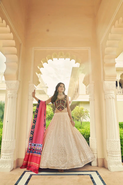 Lehenga Choli beige et multicolore en georgette, orné de broderies au fil et de sequins