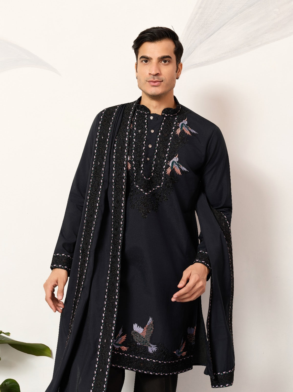 Ensemble Homme Kurta bleu foncé à motifs oiseaux doux avec dupatta COLLECTION AJIT