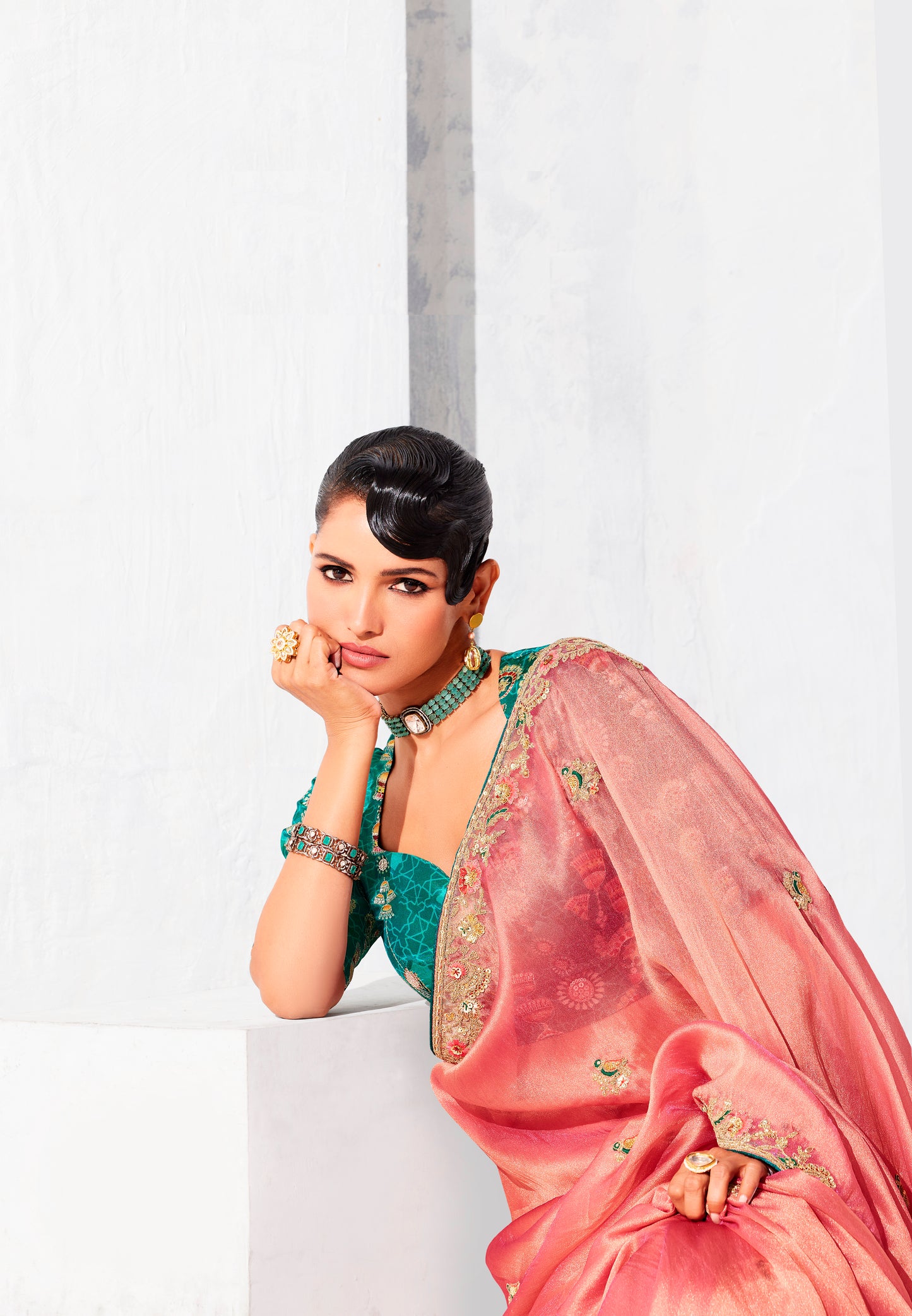 Sari rose clair glam organza fantaisie avec broderies COLLECTION LEYAA