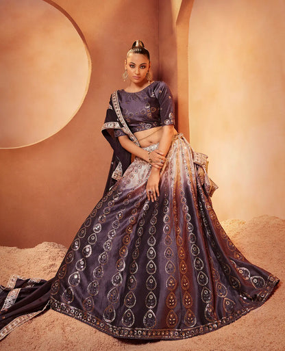 Ensemble Lehenga Navratri Violet Prune en Velours avec Broderies de Fils, Paillettes et Miroirs