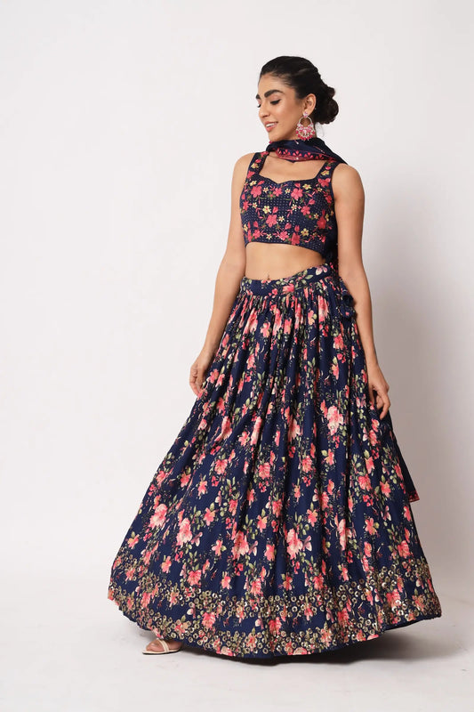 Ensemble Lehenga Bleu Nuit | Sequins, Imprimés et Texture Froissée