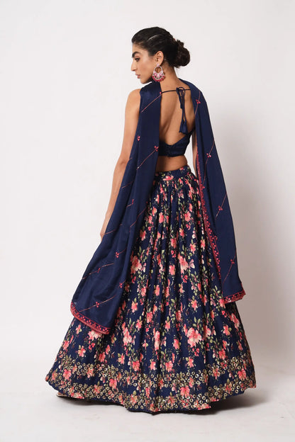 Ensemble Lehenga Bleu Nuit | Sequins, Imprimés et Texture Froissée