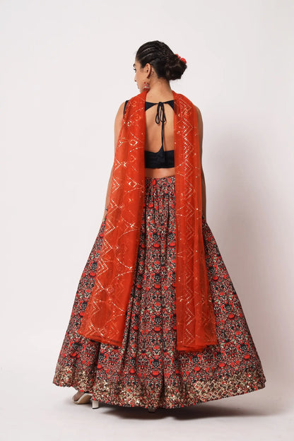 Lehenga Choli Rouge et Noir en Art Silk | Broderies et Effet Froissé