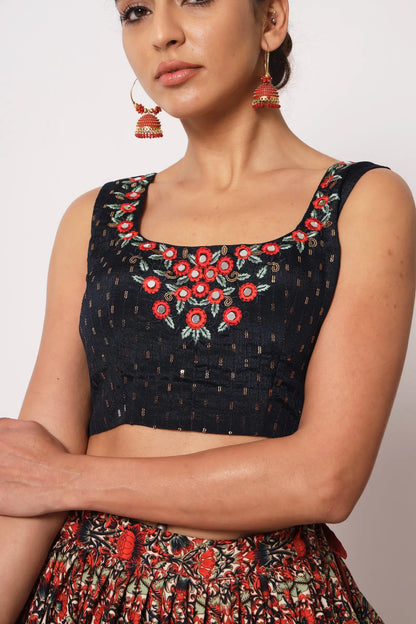 Lehenga Choli Rouge et Noir en Art Silk | Broderies et Effet Froissé