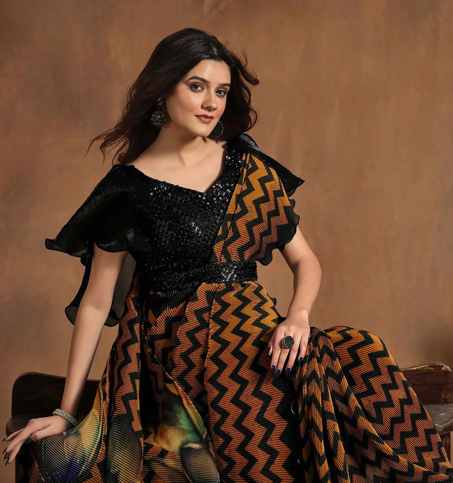 Sari Une Minute Orange und Braun Konfektionsware / Fertigmodell | Indische Partykleidung | Traditionelles bedrucktes Kleid mit gestickten Details