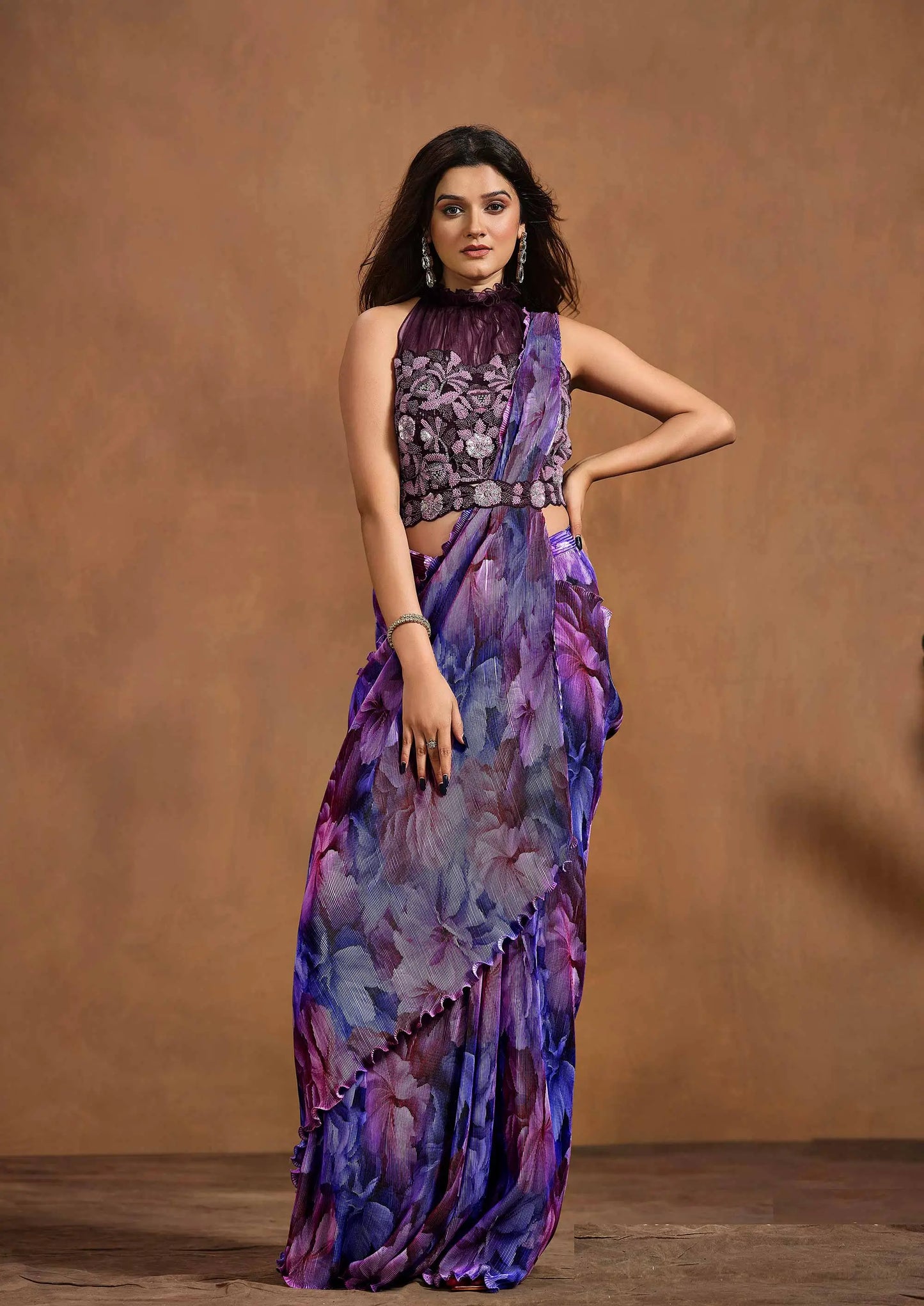 Sari Une Minute Violet Konfektionsware / Fertigmodell | Indische Partykleidung | Bedruckter Sari mit handgestickten Details