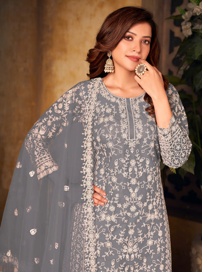 Salwar suit en filet gris avec broderie au fil et sequins