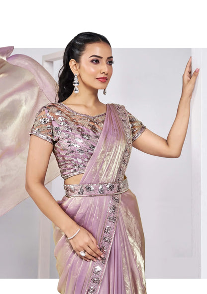 Sari lavande en satin soie prêt-à-porter “One Minute Saree” avec blouse brodée à la main