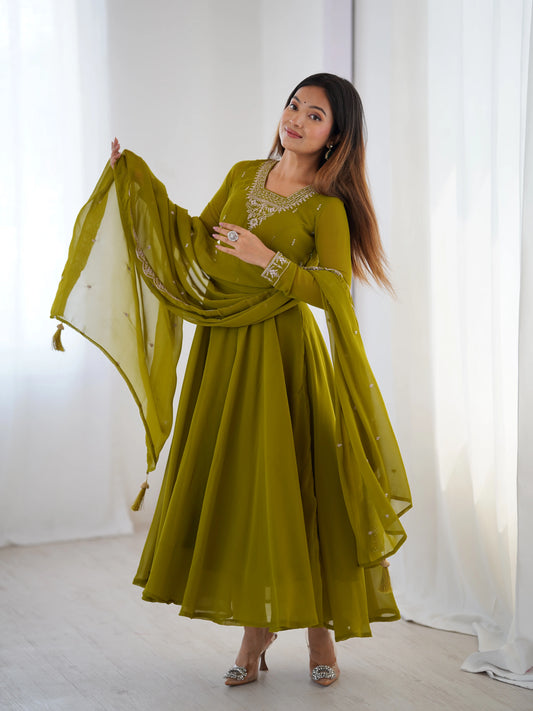 Henna-Grünes Anarkali-Kleid-Set