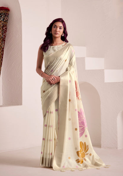 Sari beige clair aux motifs romantiques de fleurs COLLECTION ISHITA