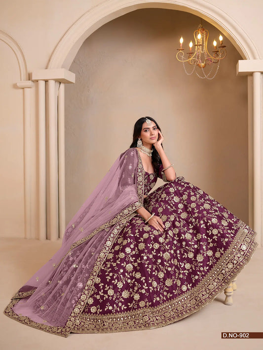Designer Lehenga Choli aus weinroter Kunstseide mit Fadenstickerei und Pailletten