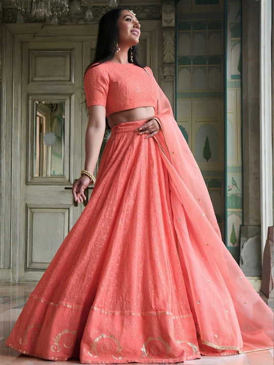 Lehenga rose pêche en georgette léger avec travail traditionnel