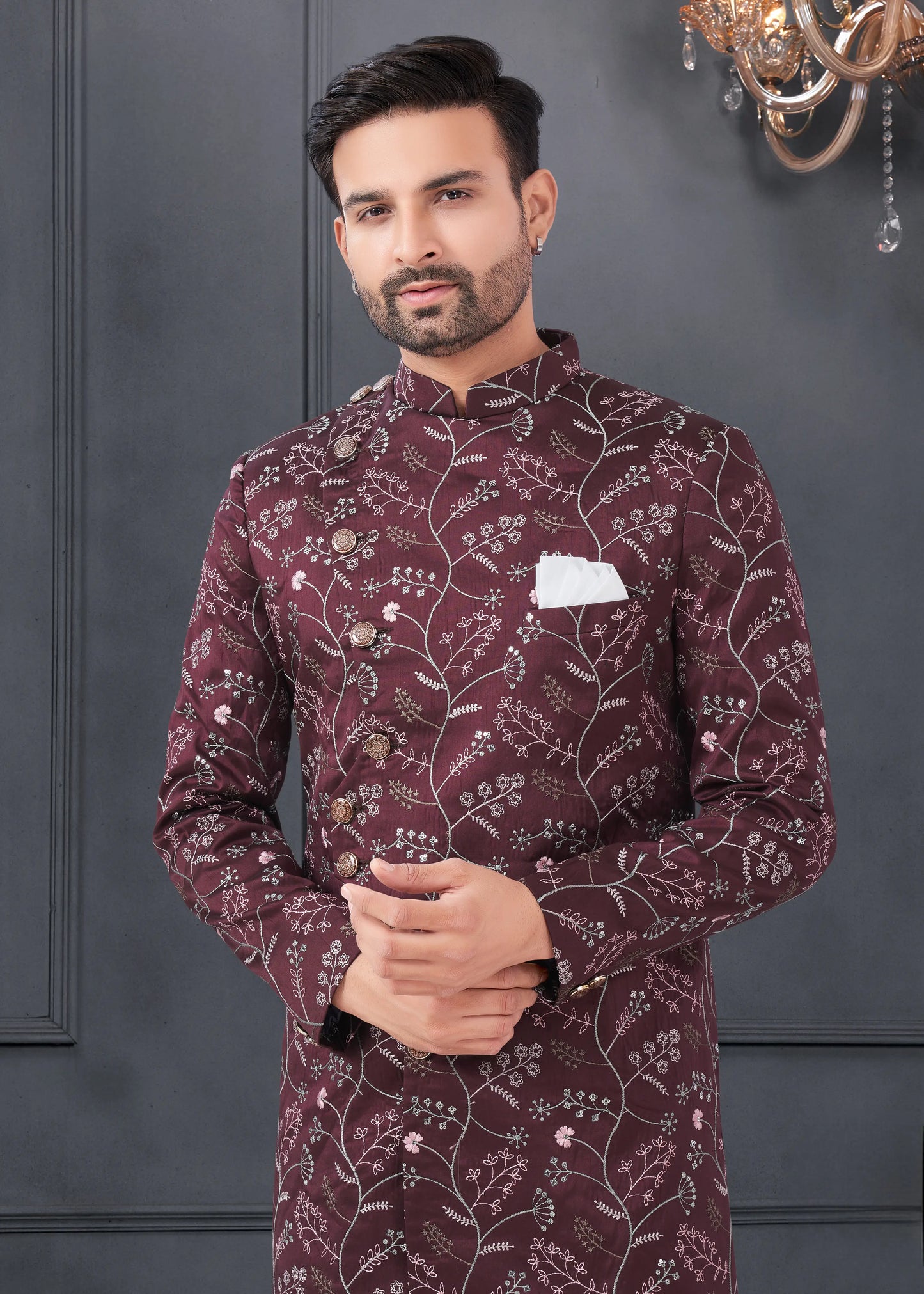 Ensemble Kurta Sophistiqué marron bordeaux avec broderies fleurs en soie COLLECTION ROSHAN