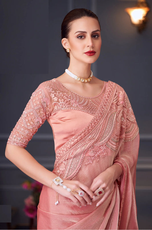 Pfirsichfarbener Abendsari aus Satin-Chiffon-Seidenglas mit Fadenstickerei und Pailletten