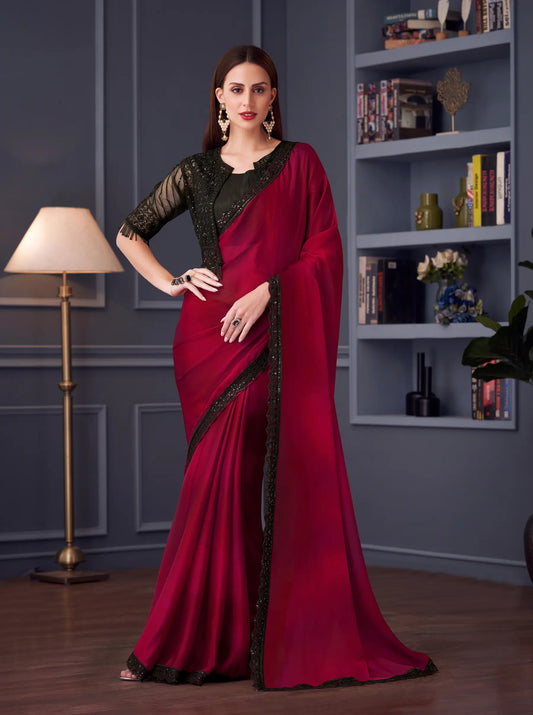 Roter Satin-Chiffon-Party-Sari mit Fadenstickerei und Pailletten, begleitet von einer Jacke