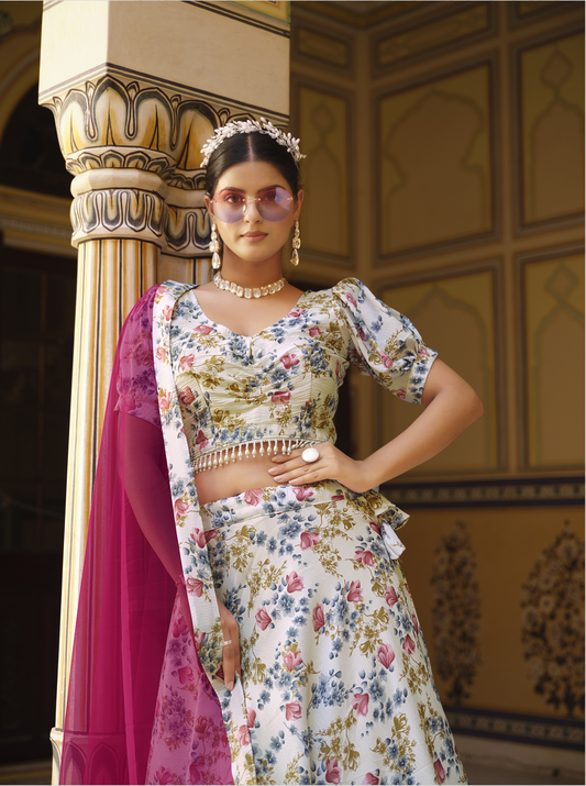 Rosa 3-teiliges Lehenga-Jacken-Set (Koti) mit Stickdetails