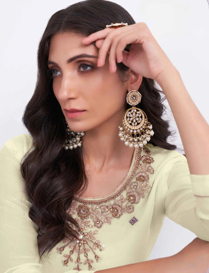 Ensemble Sharara en Georgette Jaune Clair avec Broderie à la Main, Fils Multicolores et Sequins