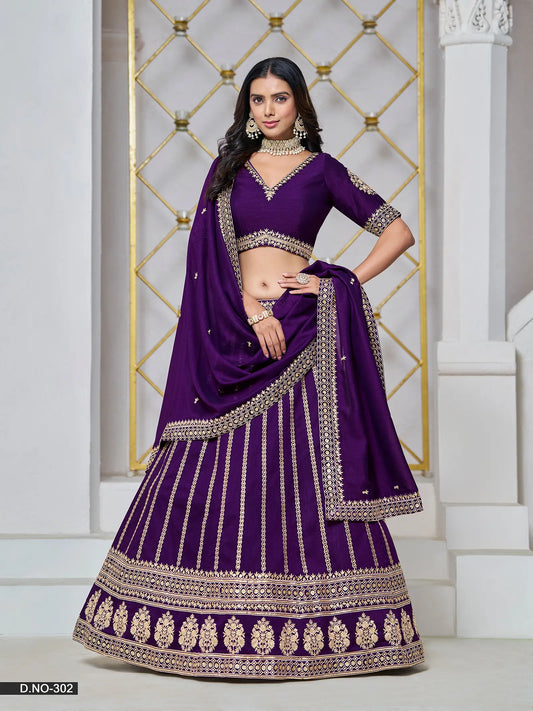 Designer Lehenga Choli aus dunkelvioletter Kunstseide mit Fadenstickerei und Pailletten