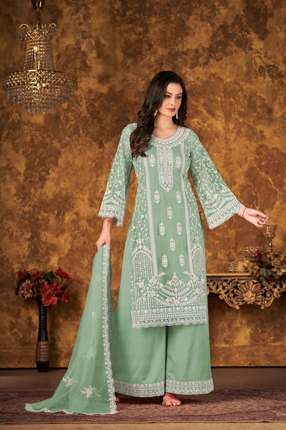 Salwar suit en filet vert pistache avec broderie au fil et sequins